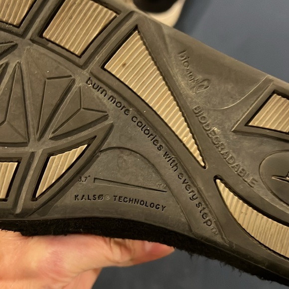 Earth Kalso 8 Leather upper. I hardly wore these Priced to sell no offers - Picture 2 of 6